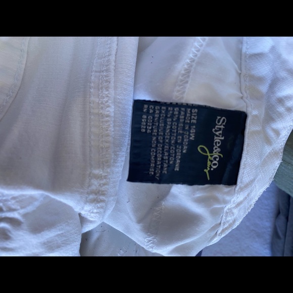 Style&Co jeans white cropped pants - Picture 3 of 3
